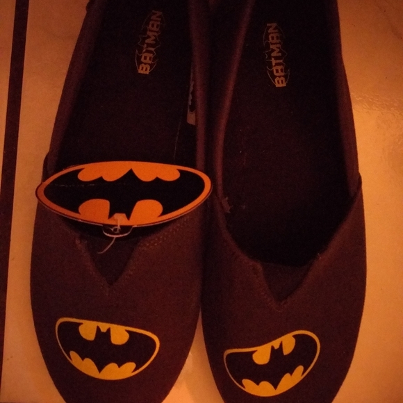 DC Comics Batman shoes - Picture 3 of 7